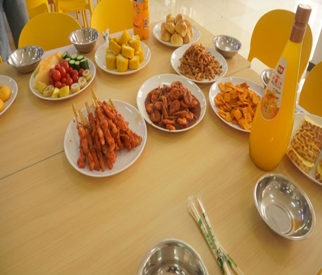 美食節(jié)|校園里的煙火氣，是美食與溫情的雙重奏！