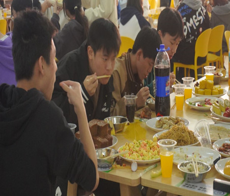 美食節(jié)|校園里的煙火氣，是美食與溫情的雙重奏！