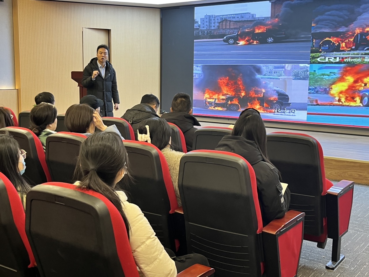 預防為主，生命至上！我校組織開展消防應急演練