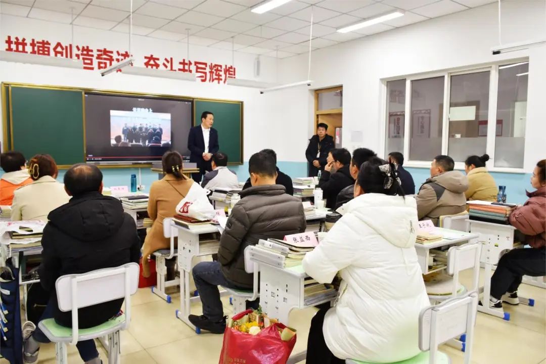 百日誓師，名題金榜 | “考神”親臨助陣，為學(xué)生加冕！