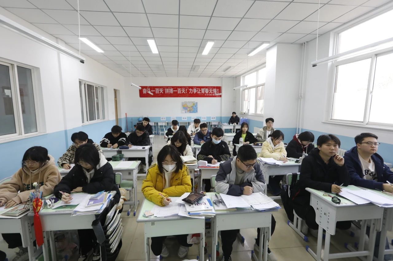 【教師專(zhuān)訪】白瑞老師：吃透基礎(chǔ)理論，掌握邏輯思維方式！